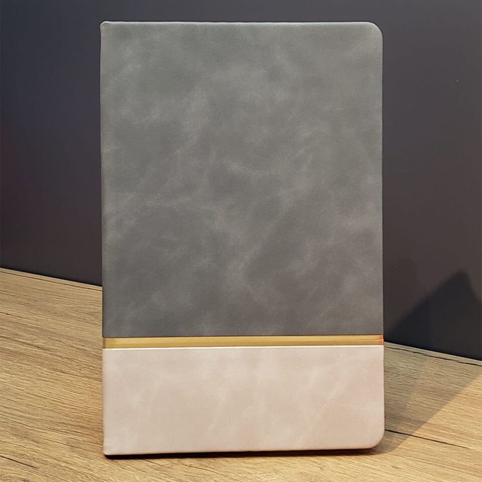 Altın Şeritli Deri Not Defteri