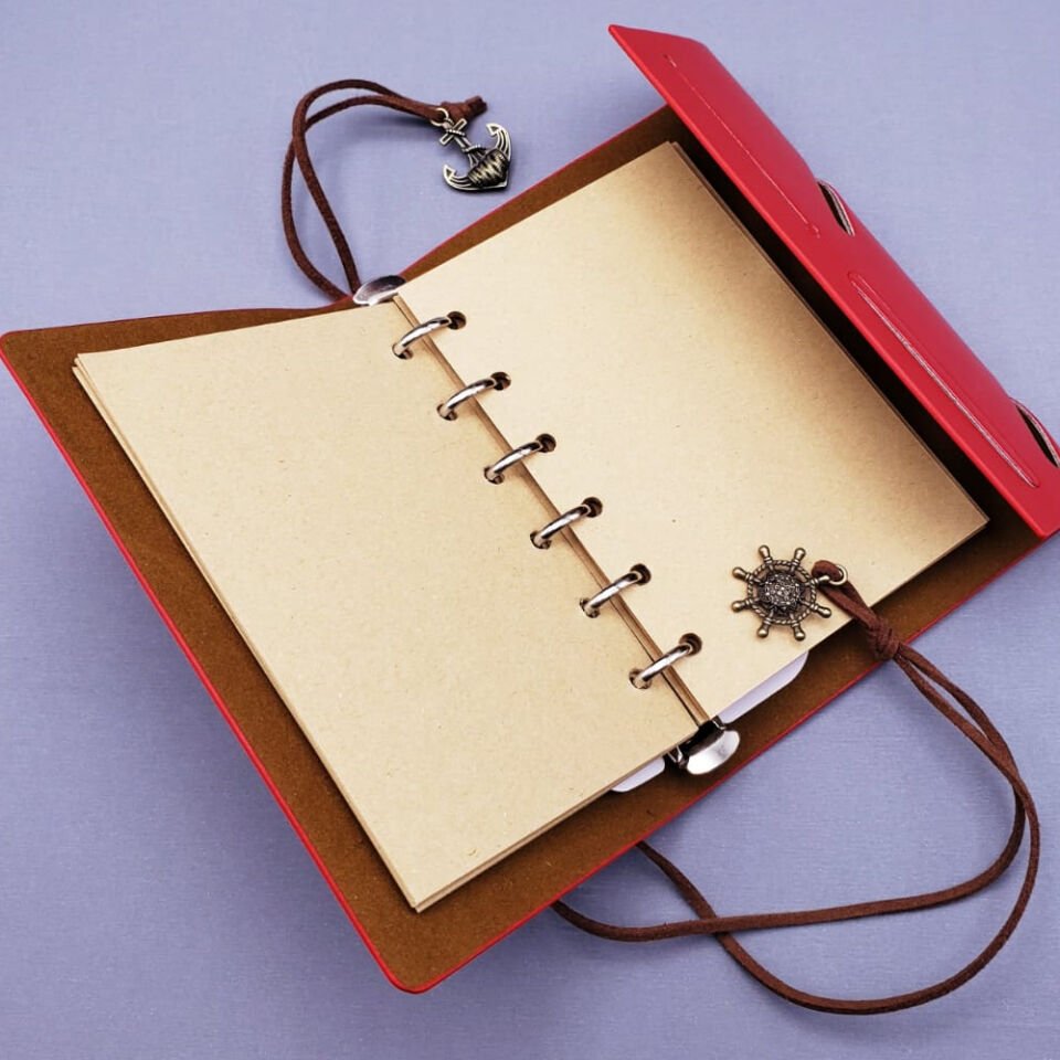 Küçük Boy Pusula Tasarımlı Deri Defter