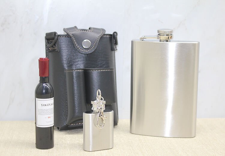 Deri Kılıflı Matara Seti