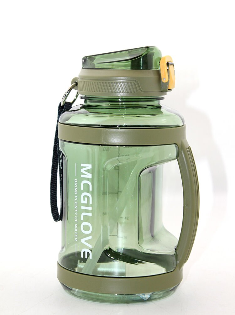 Su Matarası 2200 Ml Bpa İçermez