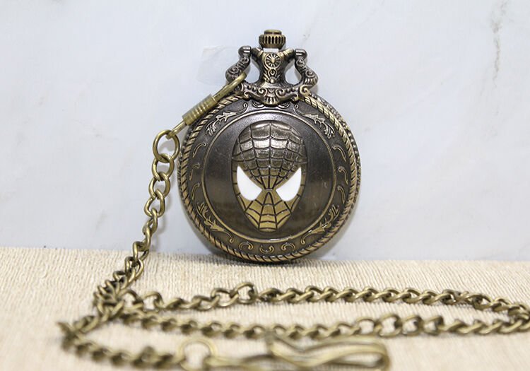 Örümcek Adam Köstekli Saat