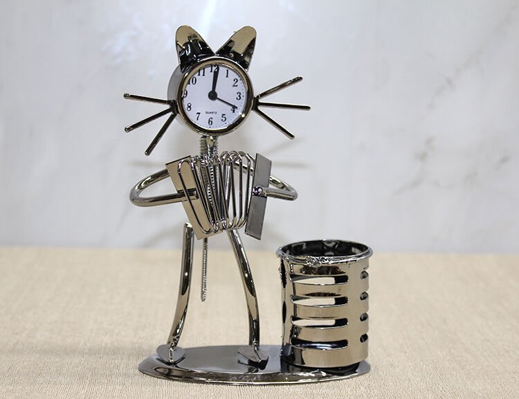 Metal Akordiyon Çalan Kedi Müzisyen Saat Ve Kalemlik