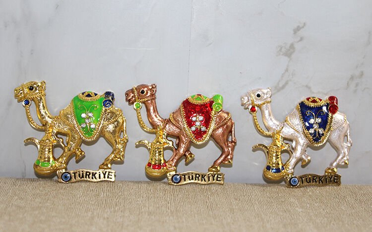 Swaroski Deve Figürü Magnet