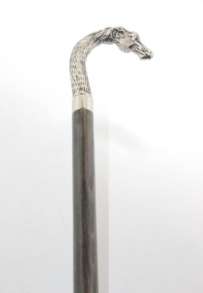 Krom At Büstü Baston