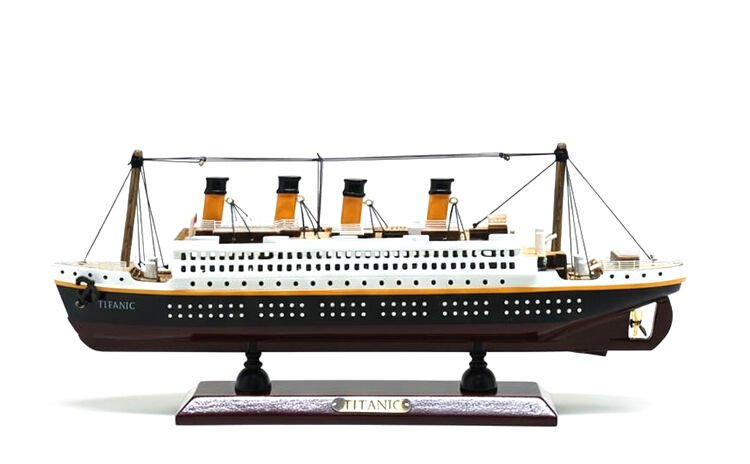 Özel Tasarım Ahşap Işıklı Titanik Gemi