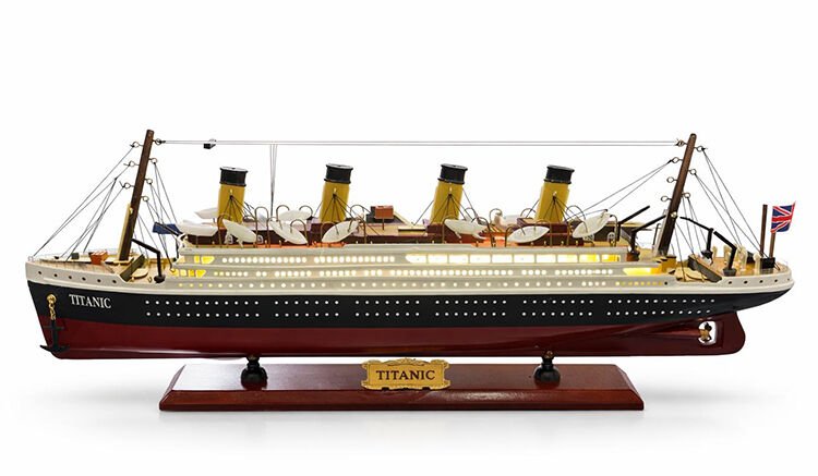 Özel Tasarım Ahşap Işıklı Titanik Gemi