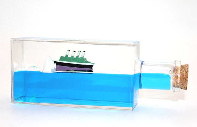 Şişe İçinde Batmayan Gemi