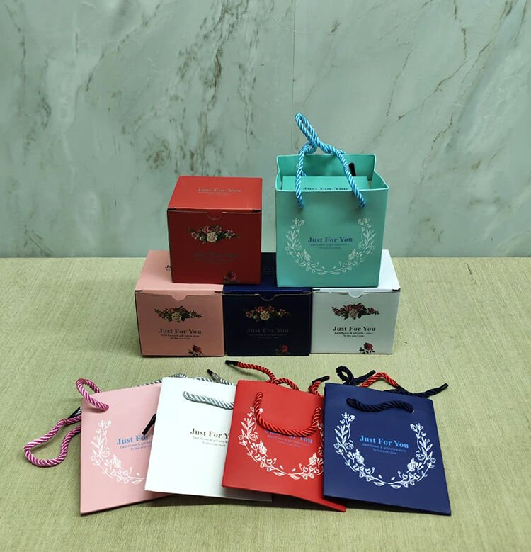 Romantik Gül Yüzük Kutusu Kare