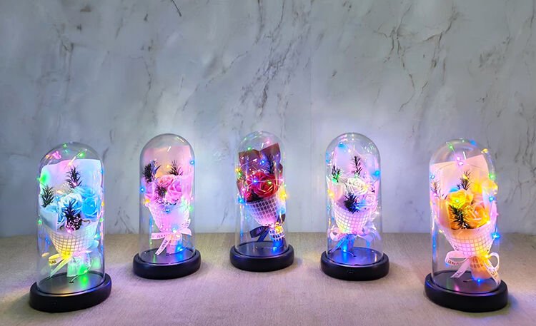 Işıklı Müzikli Fanus İçinde Gül Buketi