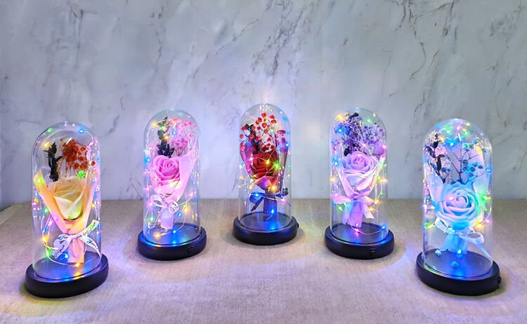Işıklı Müzkli Dekoratif Cam Fanus İçinde Gül