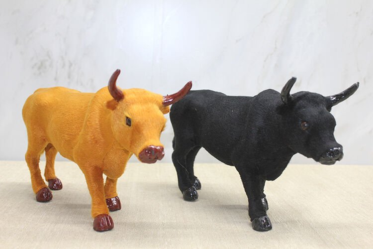 Tüylü Boğa Figürü