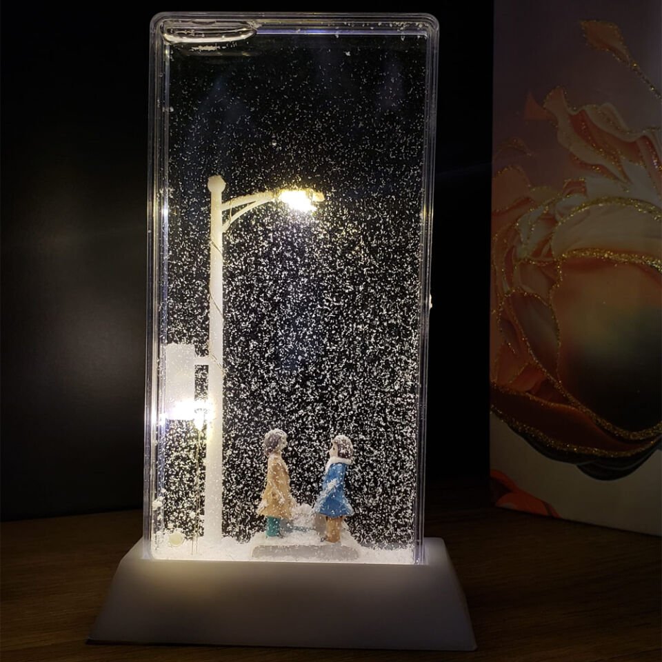 Romantik Sevgililer Tasarımlı Sokak Lambası Kar Küresi