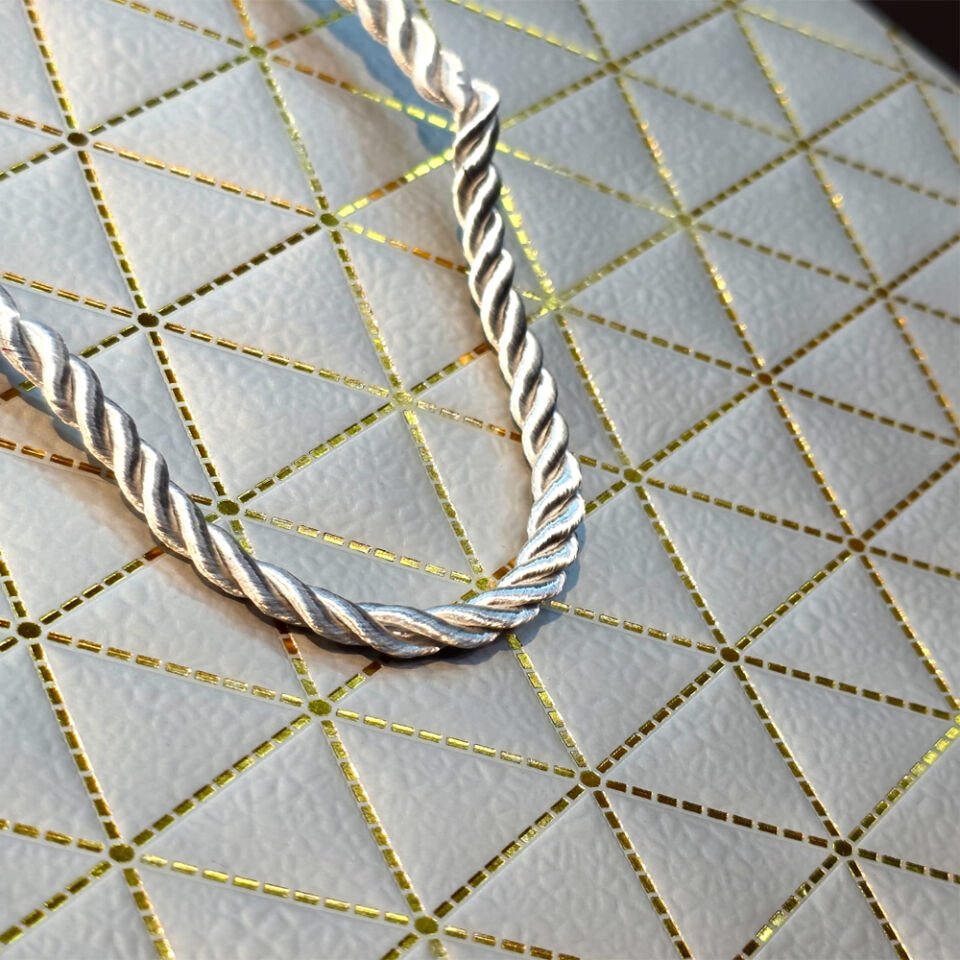 Büyük Boy Gümüş Ve Gold Desenli Karton Çanta