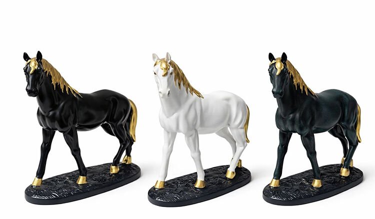 Polyester At Figürü