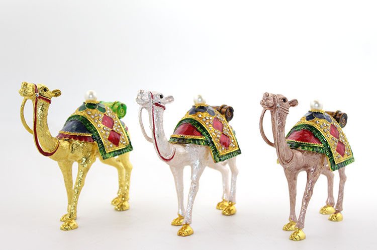 Swaroski Tekli Deve Figürü