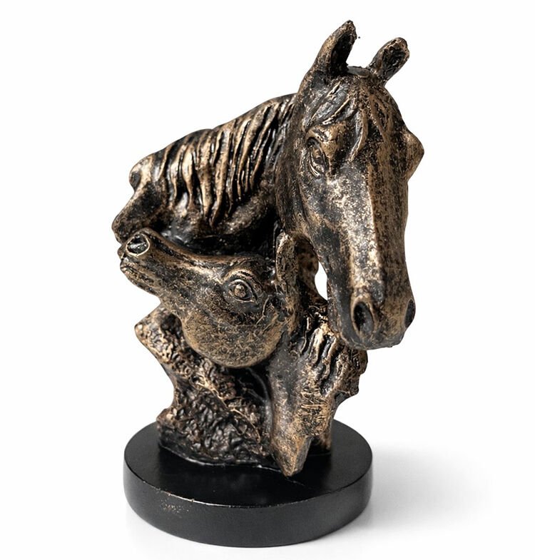 Polyester At Büstü