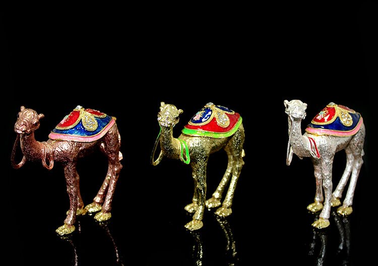 Swaroski Deve Figürü