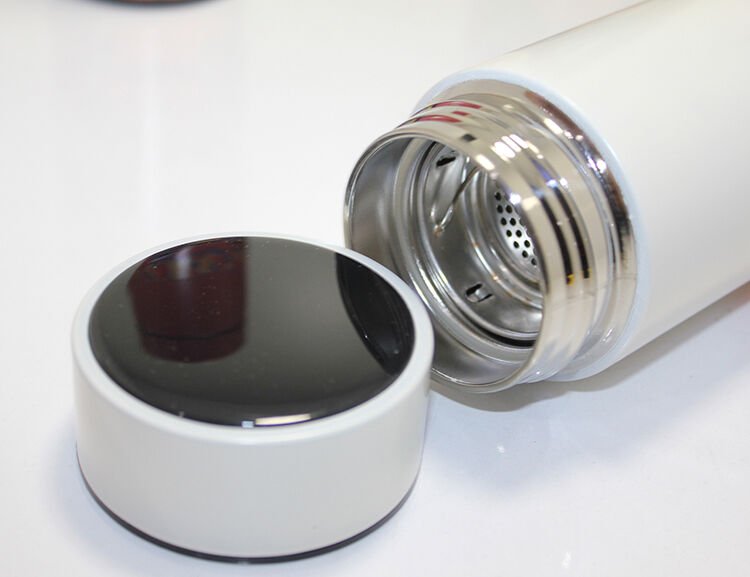 Anime Baskılı Digital Göstergeli Termos 500 Ml