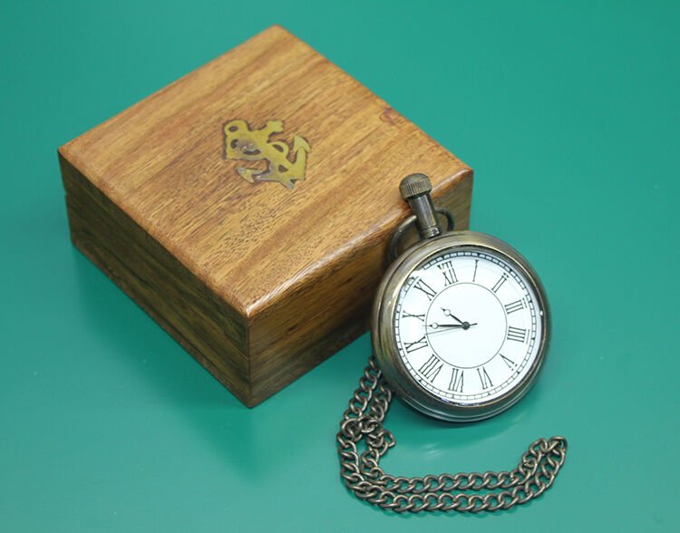 Ahşap Kutulu Köstekli Saat