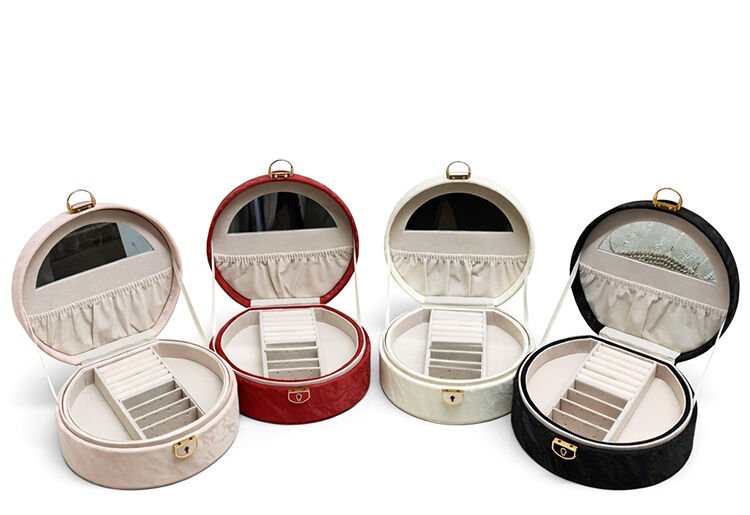 Makyaj Ve Takı Kutusu