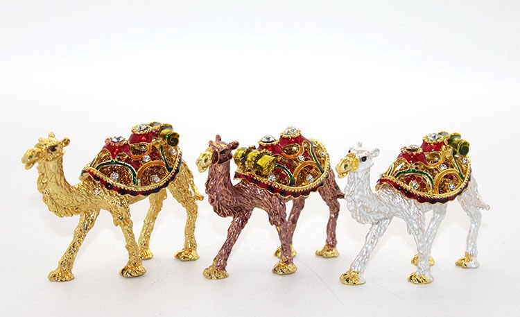 Swaroski Tekli Deve Figürü