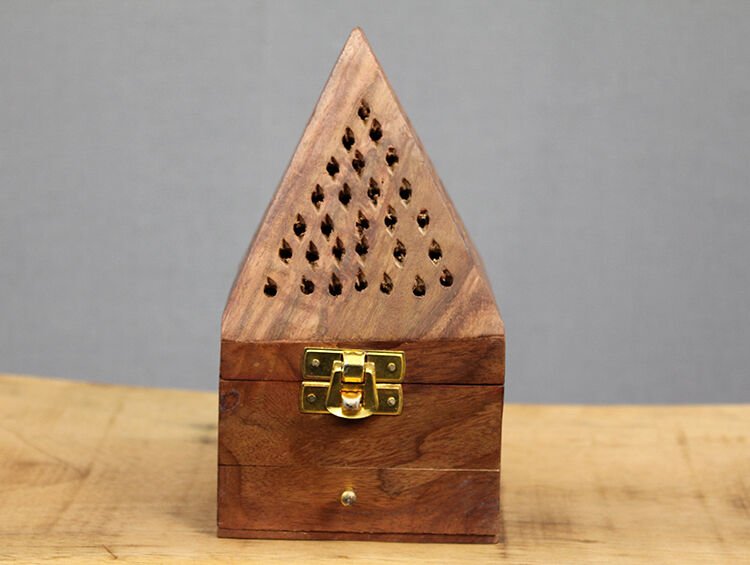 Ahşap Kule Tütsülük