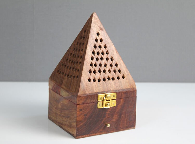 Ahşap Kule Tütsülük