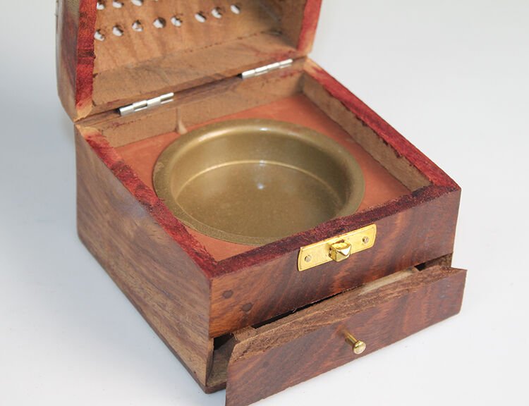 Ahşap Kule Tütsülük