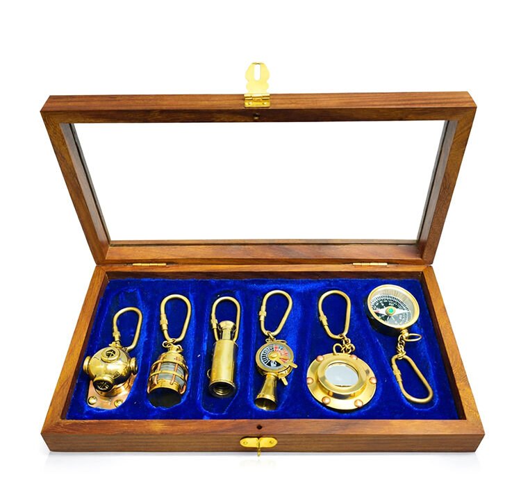 Ahşap Kutulu Denizci Temalı Pirinç Anahtarlık Seti