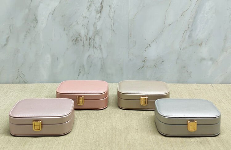 Makyaj Ve Takı Kutusu