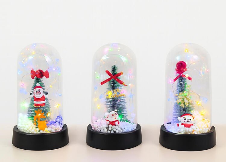 Yılbaşı Temalı Işıklı Dekoratif Cam Fanus