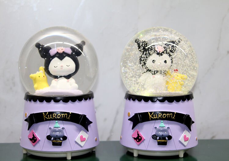 Kuromi Işıklı Müzikli Kar Küresi Orta Boy